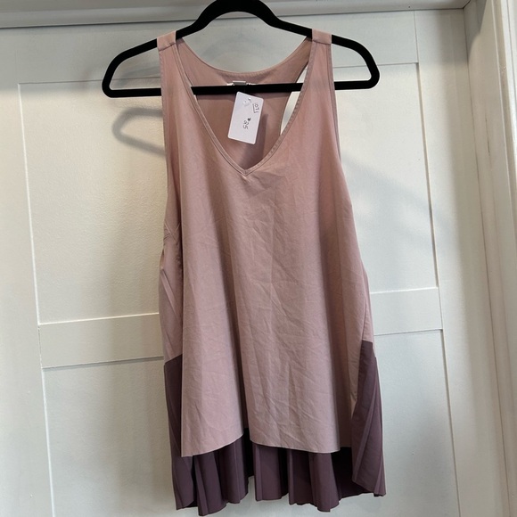 Athleta Swing Forward Pleated Tank Top XL - Picture 3 of 5